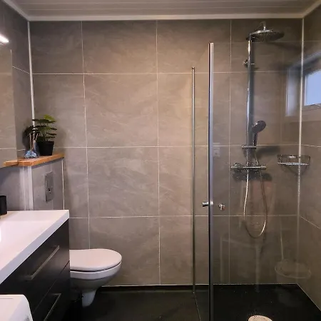 Apartman Modern 1br Centre - Sleeps 4 Otta