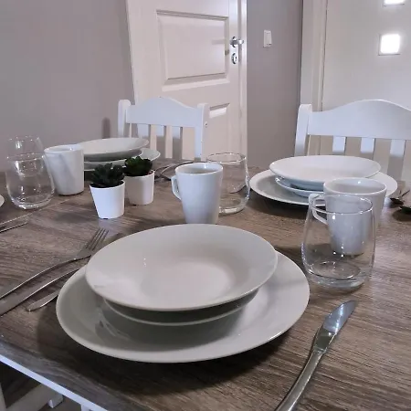 Modern 1br Centre - Sleeps 4 *